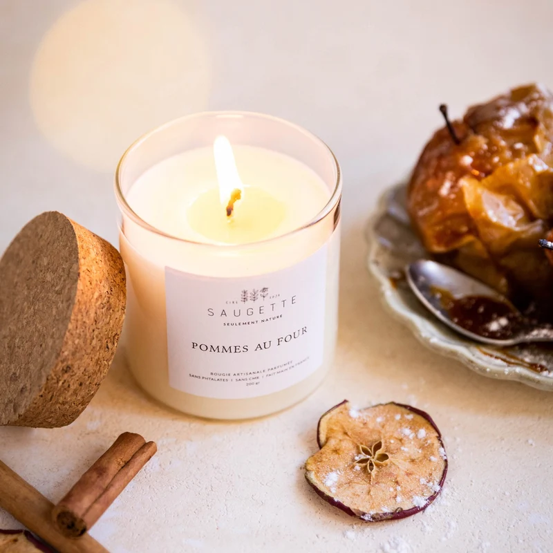 Pommes au four - Bougie artisanale parfumée à la cire de soja naturelle