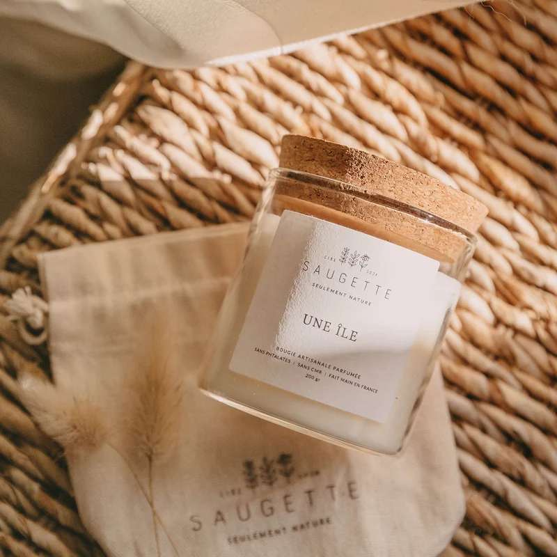Une île - Bougie artisanale parfumée à la cire de soja naturelle