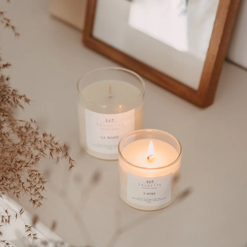 L'aube - Bougie artisanale parfumée à la cire de soja naturelle