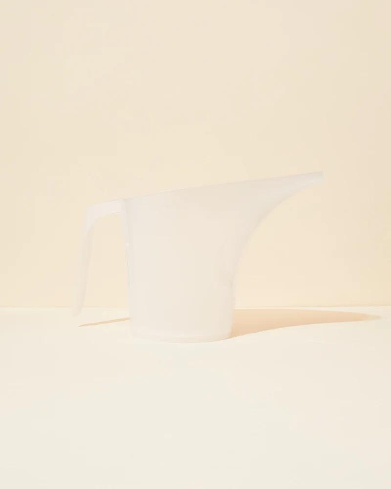 2lb plastic pouring pitcher