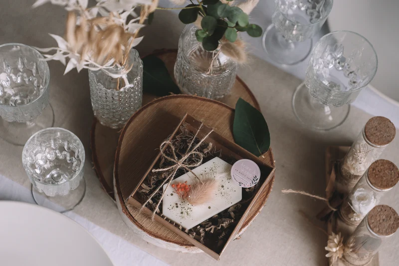 Suspensions parfumées personnalisées – Cadeaux invités mariage, baptême & événements