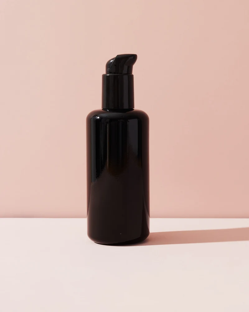 6.7oz / 200ml black uv glass pump bottle