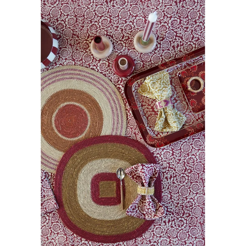 Nappe à fleurs grenat