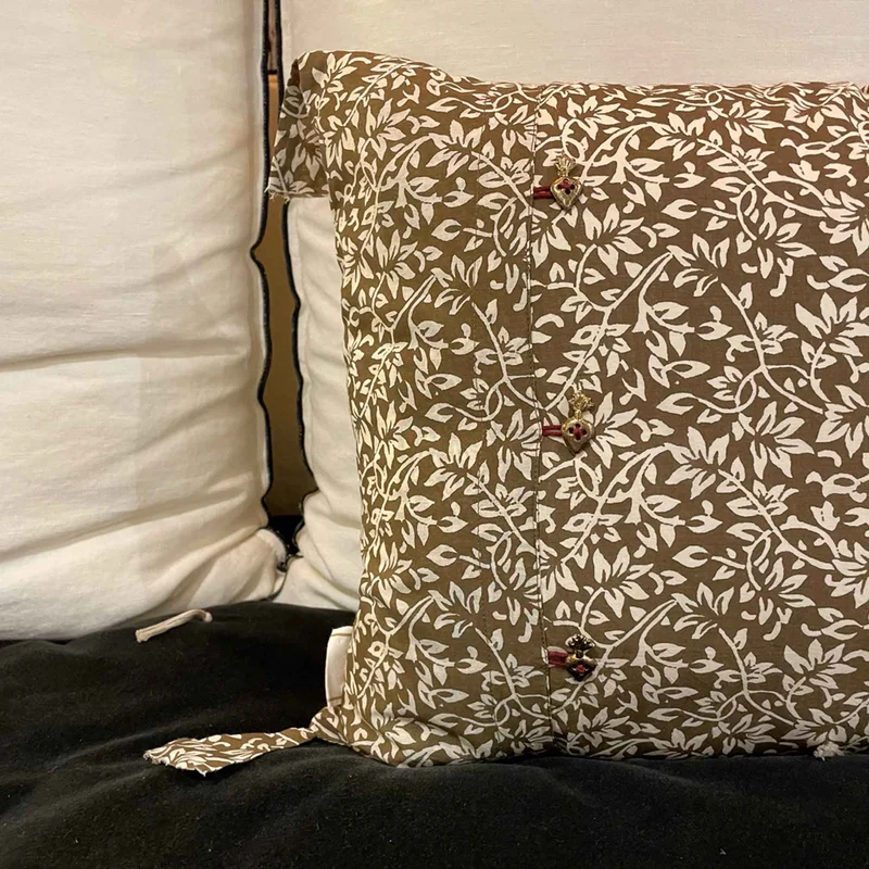 Coussin rameau marron 40 x 60 cm