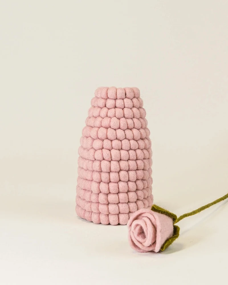 Vase laine rose