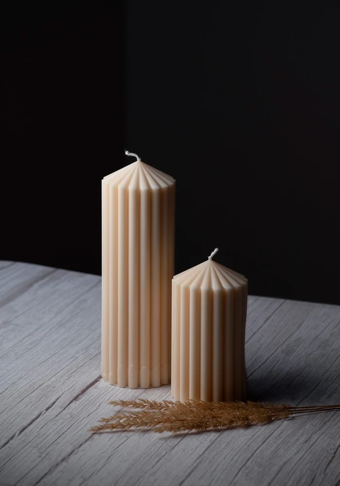 Bougie Pillier Striée Senteur Vanille Grand Modèle