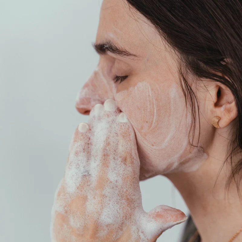 La savonnette au bon lait de soja bio - Savon mains corps visage - Saponifié à froid